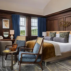 Hotel The White Horses By Everly Collection ****